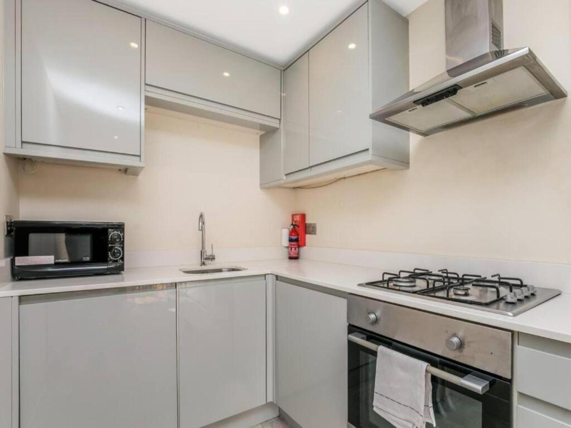 Pass The Keys Ealing Queen Of The Suburbs 2Bd Apartment Londen Buitenkant foto